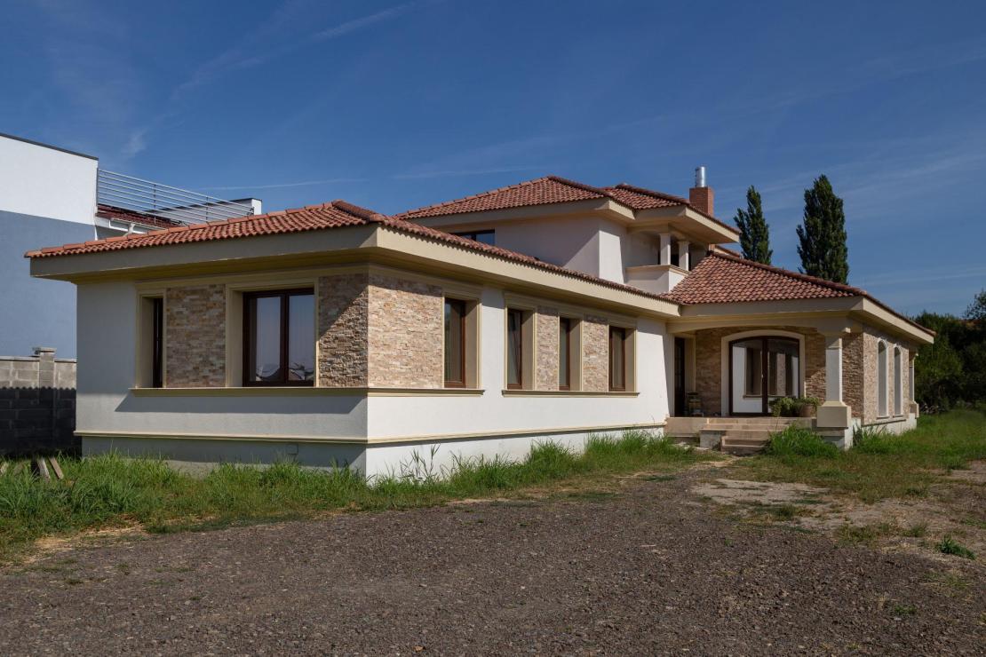 portofoliu-item